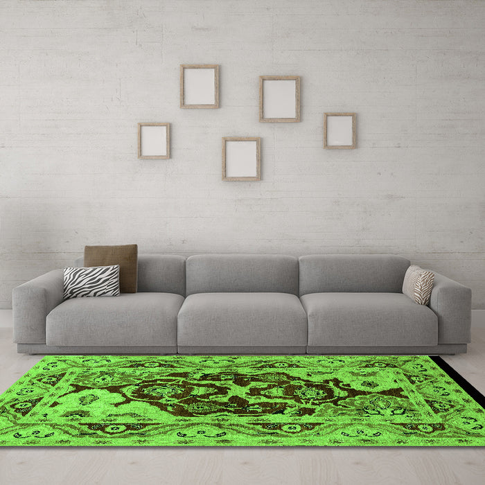 Machine Washable Oriental Green Industrial Area Rugs in a Living Room,, wshurb3015grn