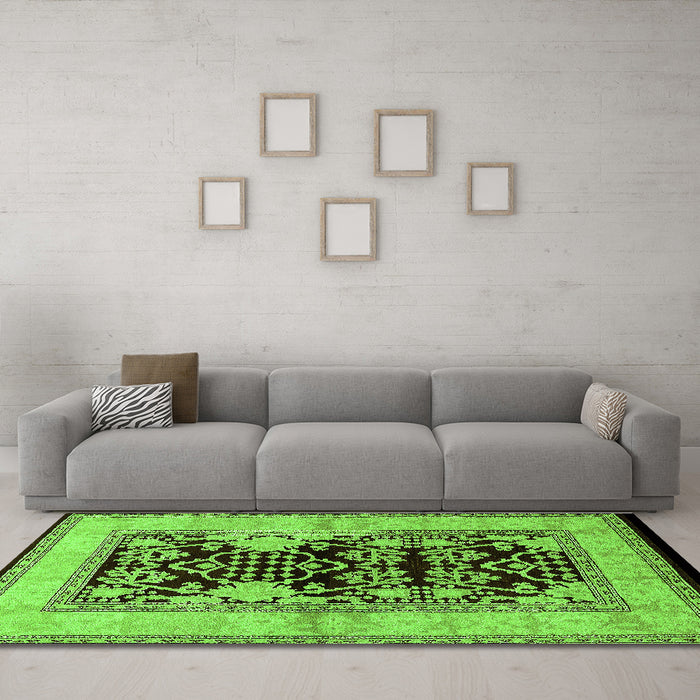 Machine Washable Oriental Green Industrial Area Rugs in a Living Room,, wshurb3016grn
