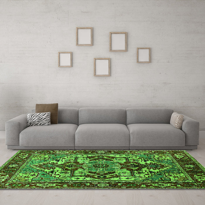 Machine Washable Oriental Green Industrial Area Rugs in a Living Room,, wshurb3017grn
