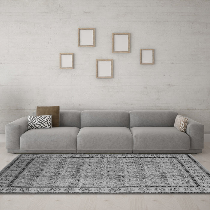 Machine Washable Oriental Gray Industrial Rug in a Living Room,, wshurb3018gry
