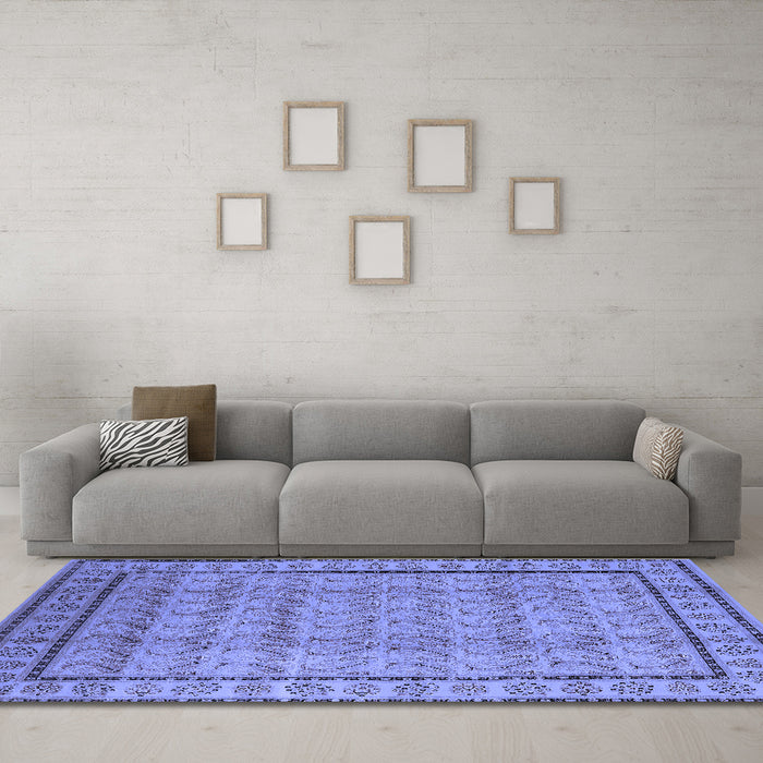 Machine Washable Oriental Blue Industrial Rug in a Living Room, wshurb3018blu
