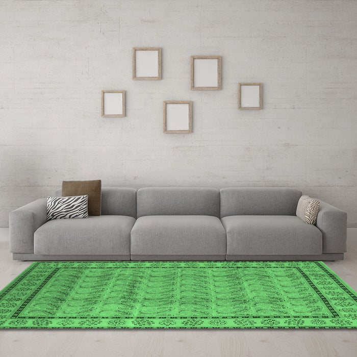 Machine Washable Oriental Emerald Green Industrial Area Rugs in a Living Room,, wshurb3018emgrn