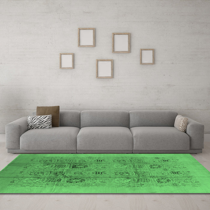 Machine Washable Oriental Emerald Green Industrial Area Rugs in a Living Room,, wshurb3019emgrn