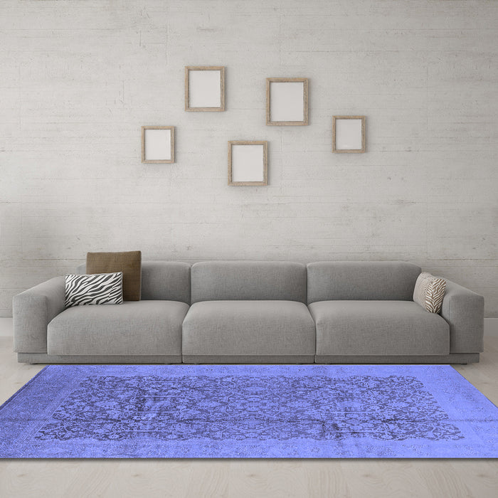 Machine Washable Oriental Blue Industrial Rug in a Living Room, wshurb3020blu