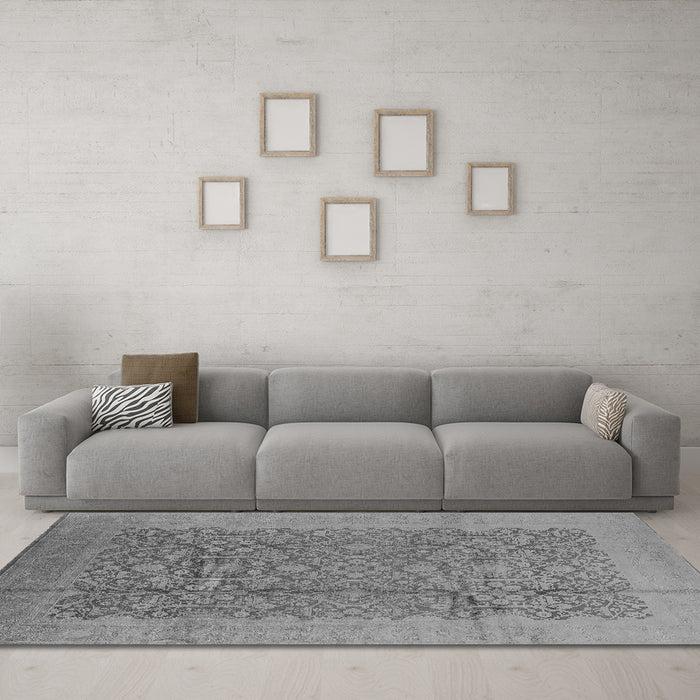Machine Washable Oriental Gray Industrial Rug in a Living Room,, wshurb3020gry
