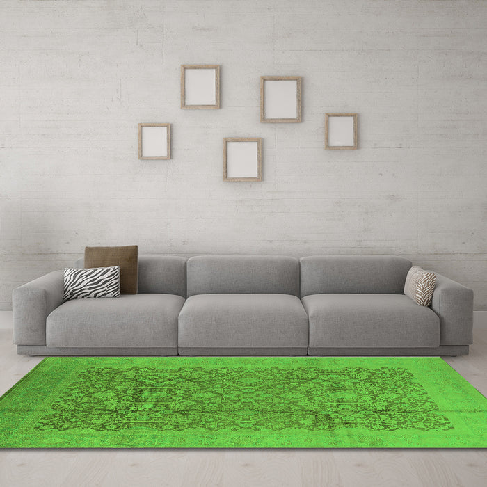 Machine Washable Oriental Green Industrial Area Rugs in a Living Room,, wshurb3020grn