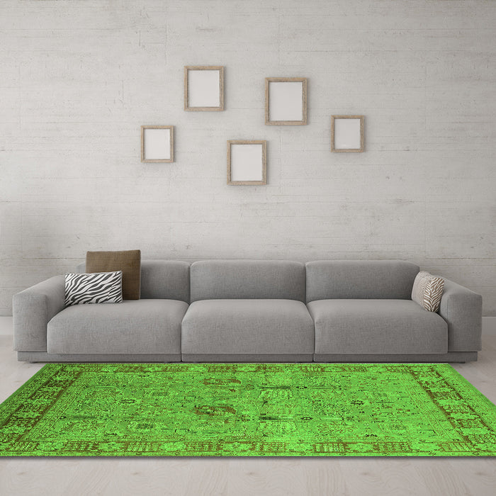 Machine Washable Oriental Green Industrial Area Rugs in a Living Room,, wshurb3021grn
