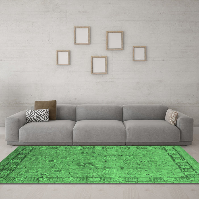 Machine Washable Oriental Emerald Green Industrial Area Rugs in a Living Room,, wshurb3021emgrn