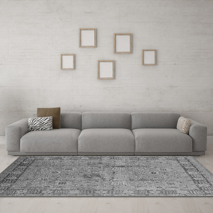 Machine Washable Oriental Gray Industrial Rug in a Living Room,, wshurb3021gry