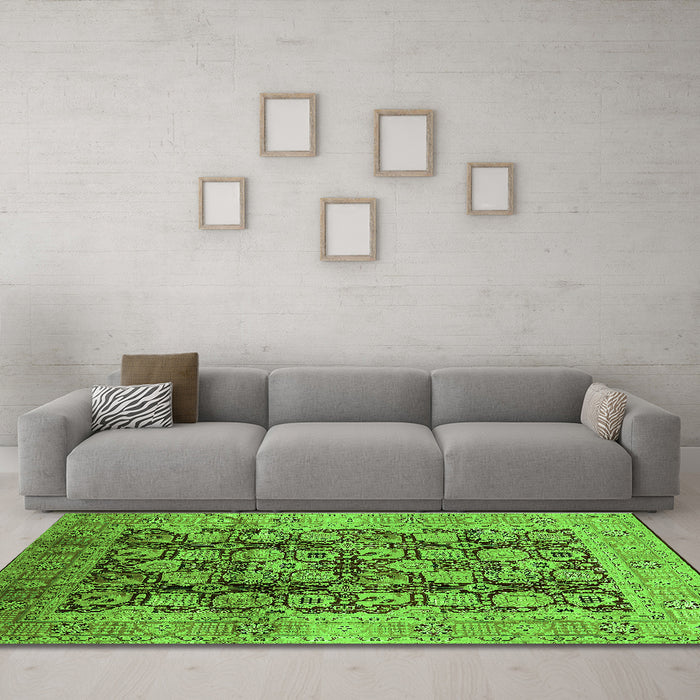 Machine Washable Oriental Green Industrial Area Rugs in a Living Room,, wshurb3024grn