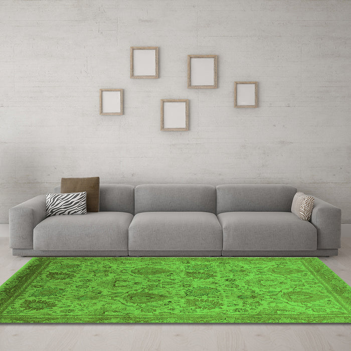 Machine Washable Oriental Green Industrial Area Rugs in a Living Room,, wshurb3025grn
