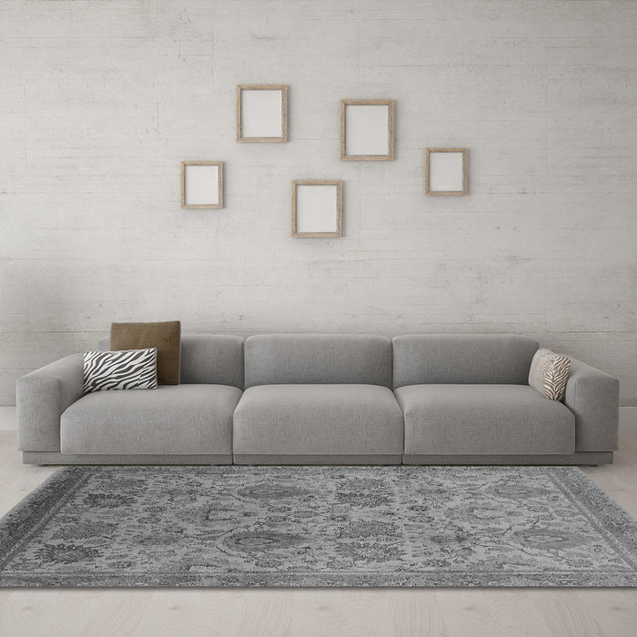 Machine Washable Oriental Gray Industrial Rug in a Living Room,, wshurb3025gry