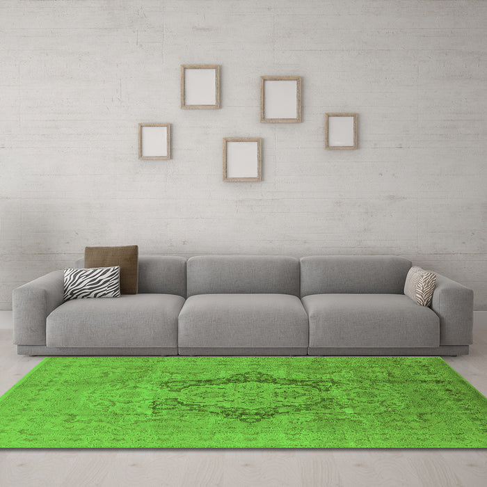 Machine Washable Oriental Green Industrial Area Rugs in a Living Room,, wshurb3026grn