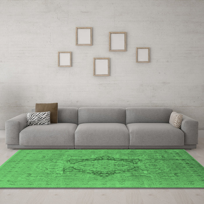 Machine Washable Oriental Emerald Green Industrial Area Rugs in a Living Room,, wshurb3026emgrn