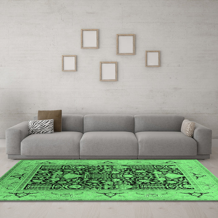 Machine Washable Oriental Emerald Green Industrial Area Rugs in a Living Room,, wshurb3027emgrn