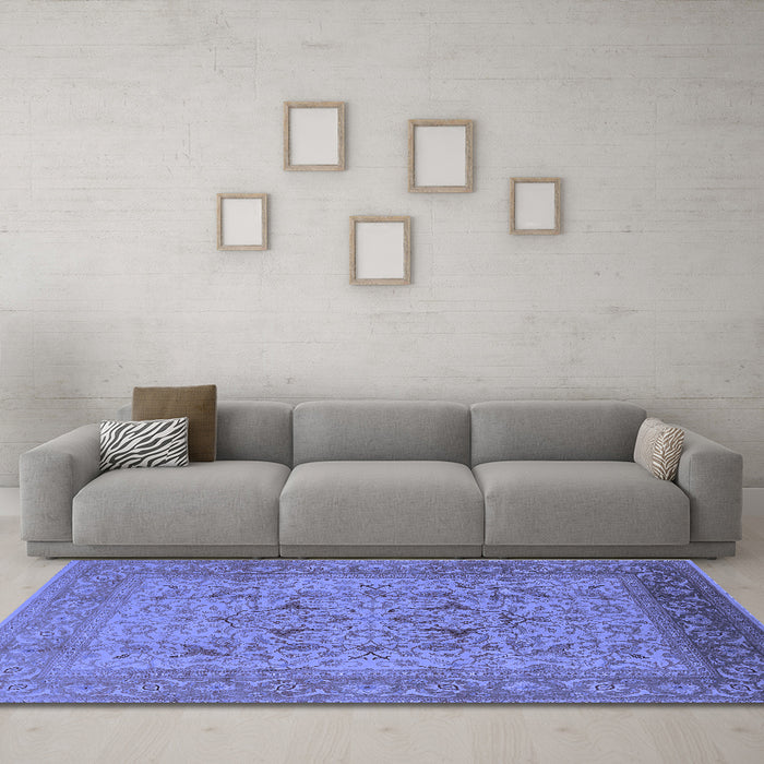 Machine Washable Oriental Blue Industrial Rug in a Living Room, wshurb3028blu