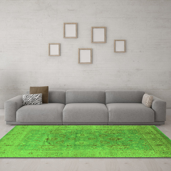 Machine Washable Oriental Green Industrial Area Rugs in a Living Room,, wshurb3029grn