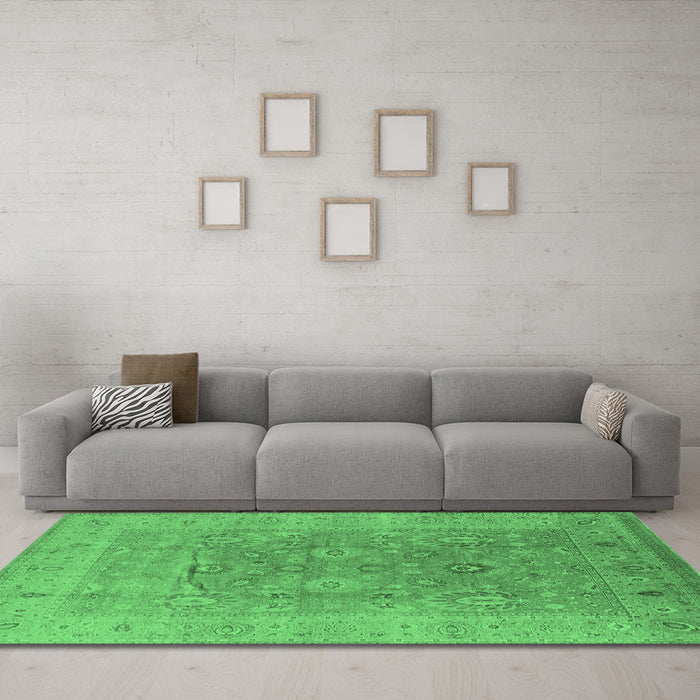 Machine Washable Oriental Emerald Green Industrial Area Rugs in a Living Room,, wshurb3029emgrn