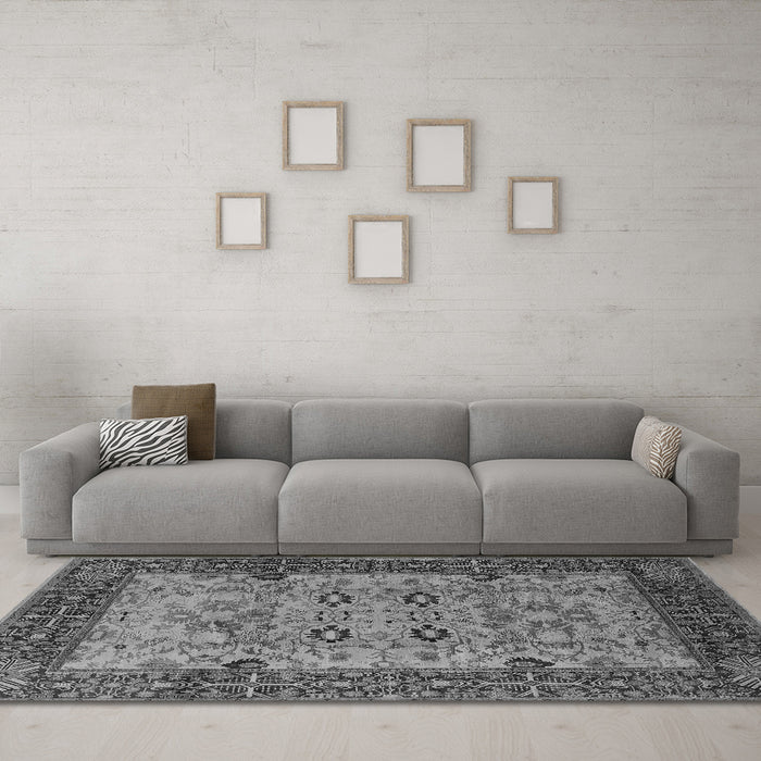 Machine Washable Oriental Gray Industrial Rug in a Living Room,, wshurb3030gry