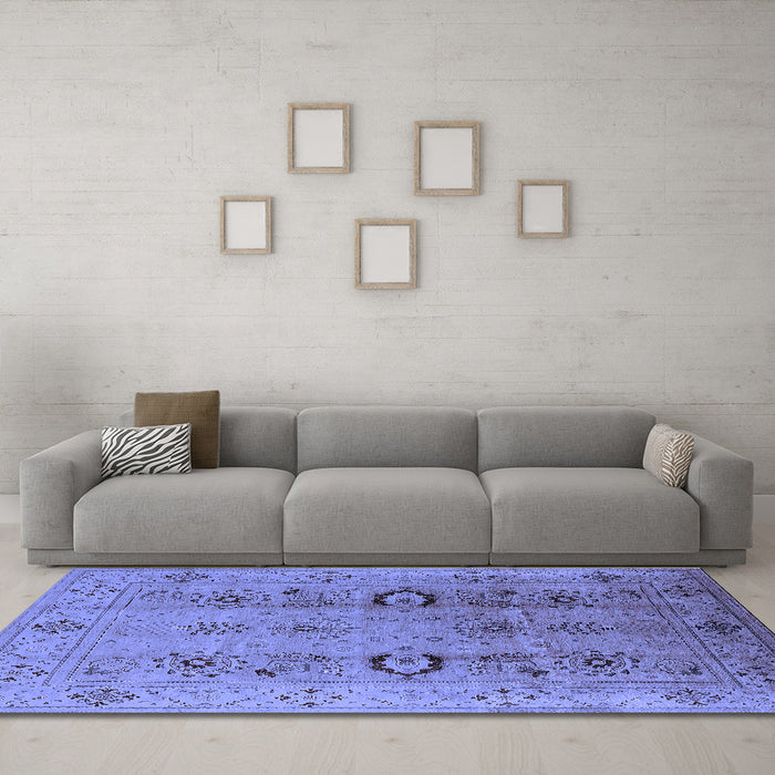 Machine Washable Oriental Blue Industrial Rug in a Living Room, wshurb3031blu