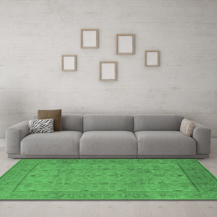 Machine Washable Oriental Emerald Green Industrial Area Rugs in a Living Room,, wshurb3032emgrn