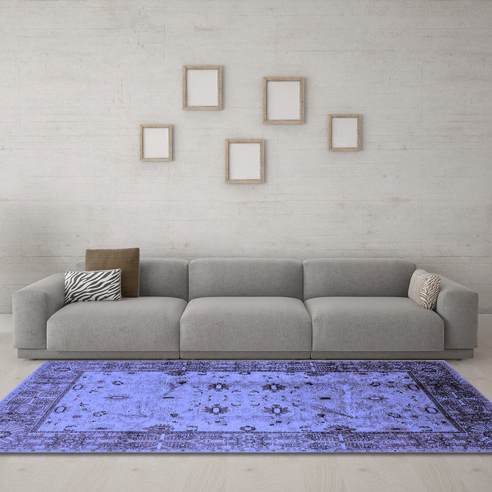 Machine Washable Oriental Blue Industrial Rug in a Living Room, wshurb3033blu