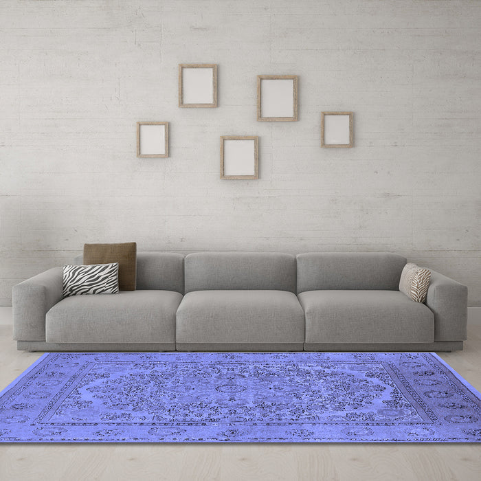 Machine Washable Oriental Blue Industrial Rug in a Living Room, wshurb3034blu