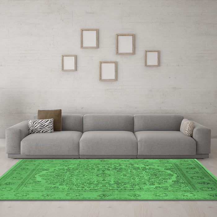 Machine Washable Oriental Emerald Green Industrial Area Rugs in a Living Room,, wshurb3034emgrn