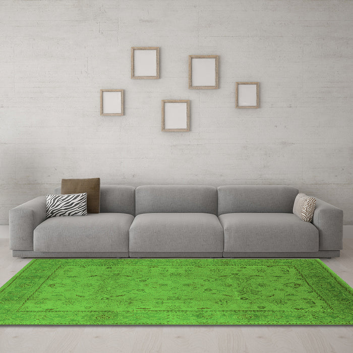 Machine Washable Oriental Green Industrial Area Rugs in a Living Room,, wshurb3039grn