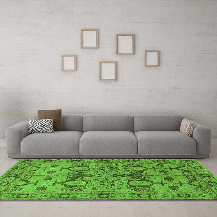 Machine Washable Oriental Green Industrial Area Rugs in a Living Room,, wshurb3041grn