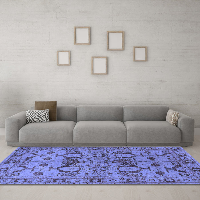 Machine Washable Oriental Blue Industrial Rug in a Living Room, wshurb3041blu