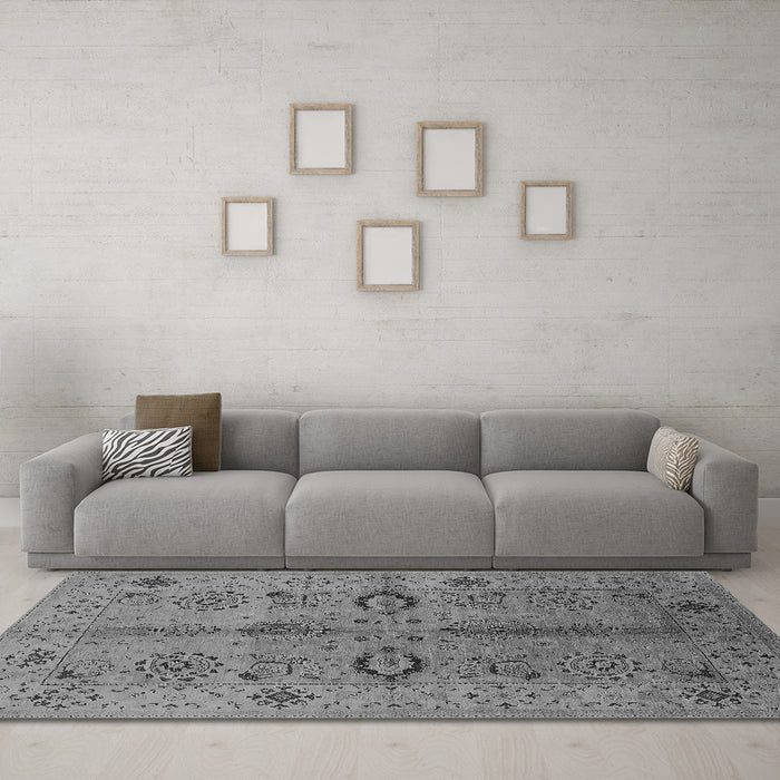 Machine Washable Oriental Gray Industrial Rug in a Living Room,, wshurb3042gry