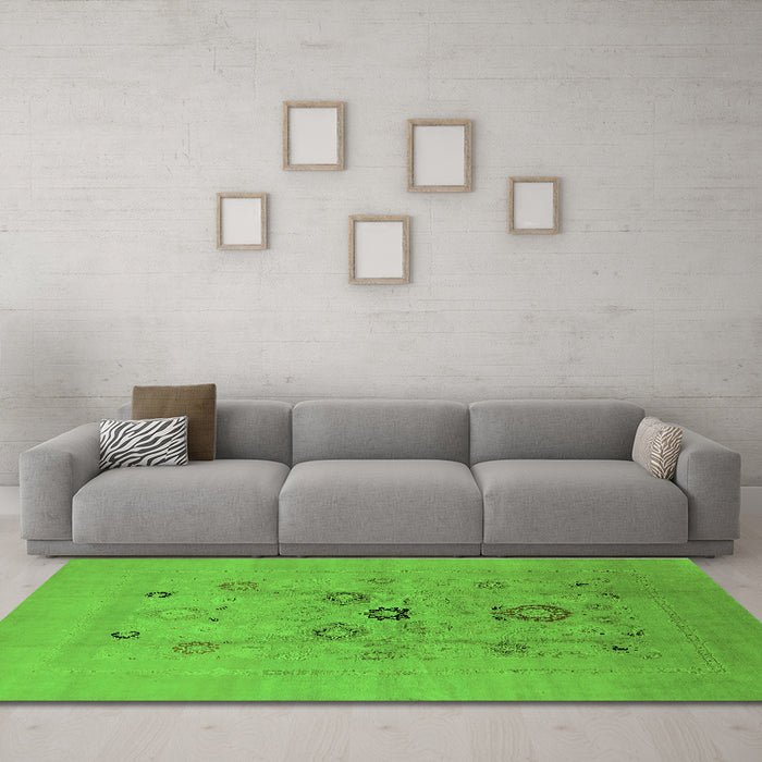 Machine Washable Oriental Green Industrial Area Rugs in a Living Room,, wshurb3043grn