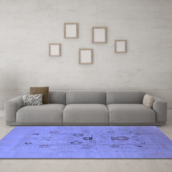 Machine Washable Oriental Blue Industrial Rug in a Living Room, wshurb3043blu