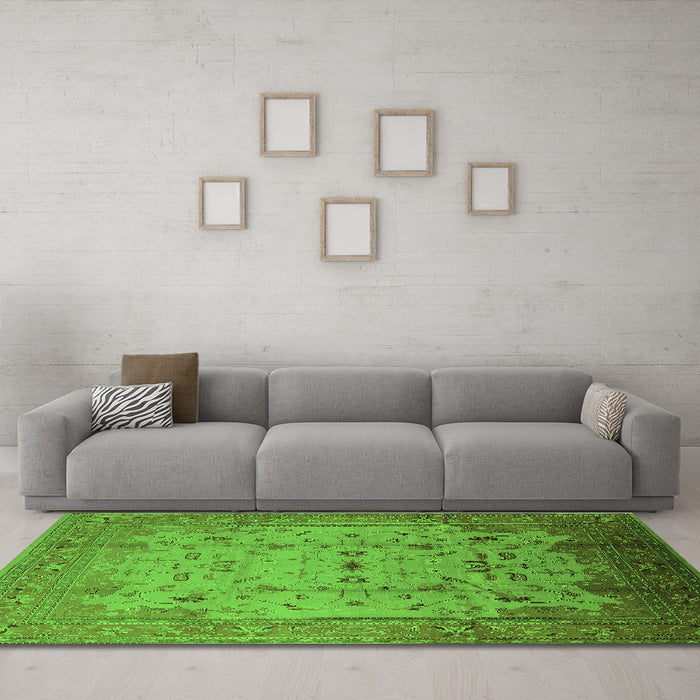 Machine Washable Oriental Green Industrial Area Rugs in a Living Room,, wshurb3044grn