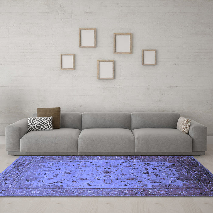 Machine Washable Oriental Blue Industrial Rug in a Living Room, wshurb3044blu