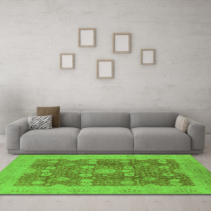 Machine Washable Oriental Green Industrial Area Rugs in a Living Room,, wshurb3045grn