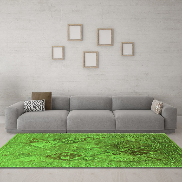 Machine Washable Oriental Green Industrial Area Rugs in a Living Room,, wshurb3047grn