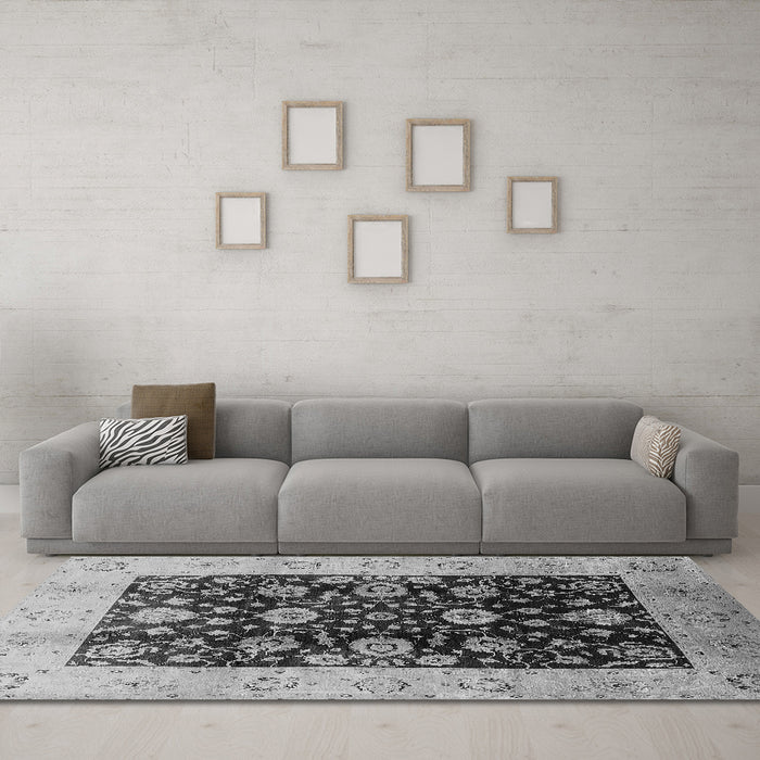Machine Washable Oriental Gray Industrial Rug in a Living Room,, wshurb3049gry