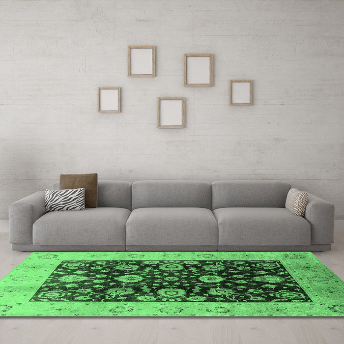 Machine Washable Oriental Emerald Green Industrial Area Rugs in a Living Room,, wshurb3049emgrn