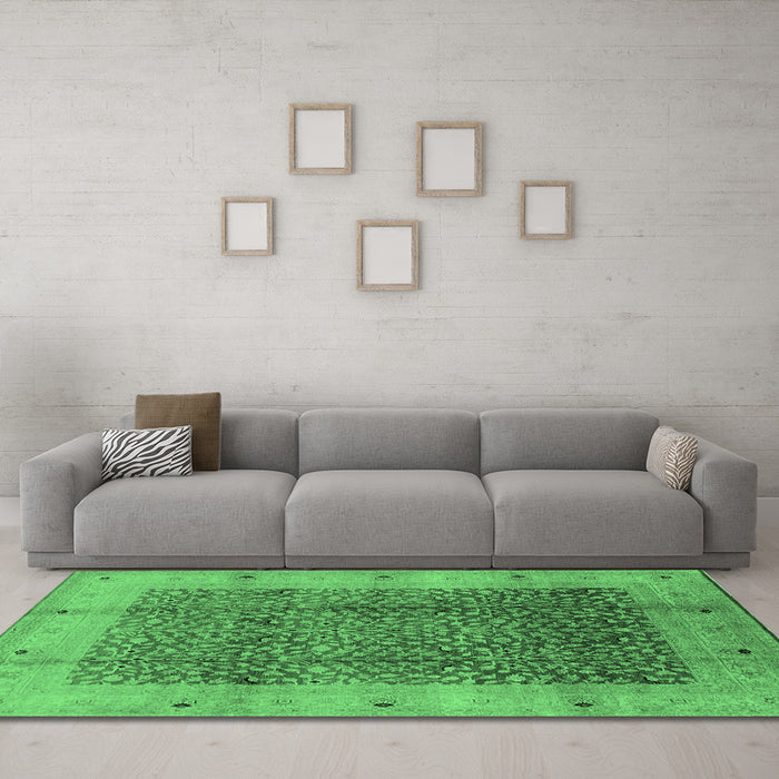 Machine Washable Oriental Emerald Green Industrial Area Rugs in a Living Room,, wshurb3052emgrn