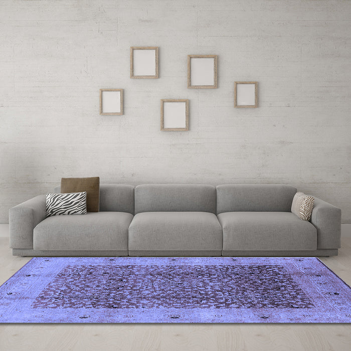 Machine Washable Oriental Blue Industrial Rug in a Living Room, wshurb3052blu