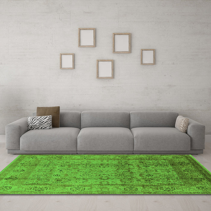 Machine Washable Oriental Green Industrial Area Rugs in a Living Room,, wshurb3054grn