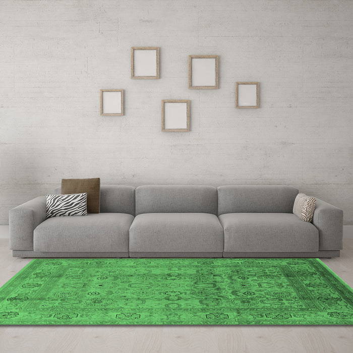 Machine Washable Oriental Emerald Green Industrial Area Rugs in a Living Room,, wshurb3054emgrn