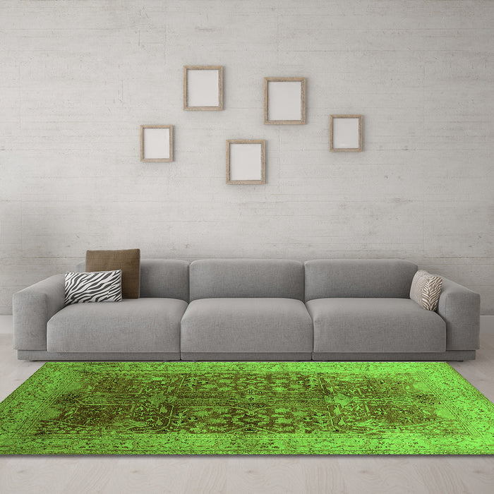 Machine Washable Oriental Green Industrial Area Rugs in a Living Room,, wshurb3055grn