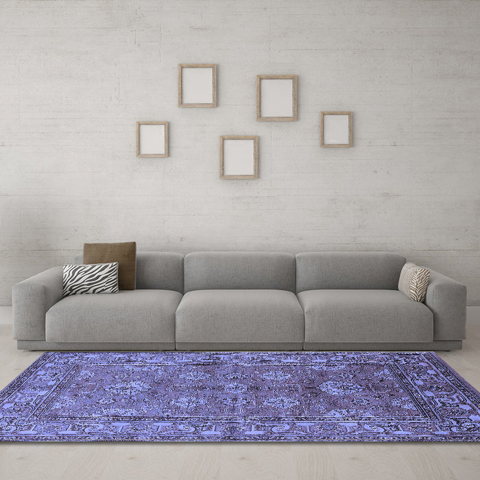Machine Washable Oriental Blue Industrial Rug in a Living Room, wshurb3058blu