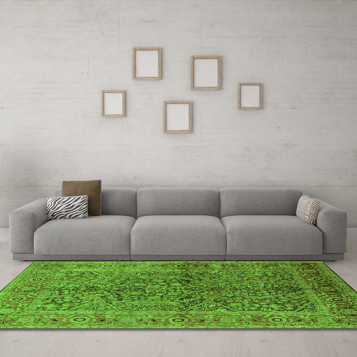 Machine Washable Oriental Green Industrial Area Rugs in a Living Room,, wshurb3059grn
