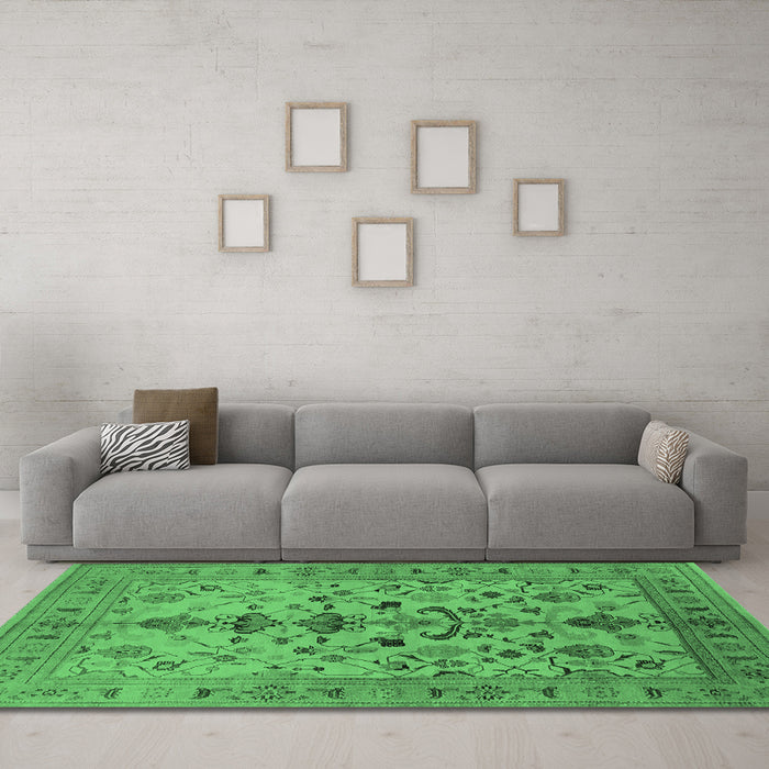 Machine Washable Oriental Emerald Green Industrial Area Rugs in a Living Room,, wshurb3061emgrn