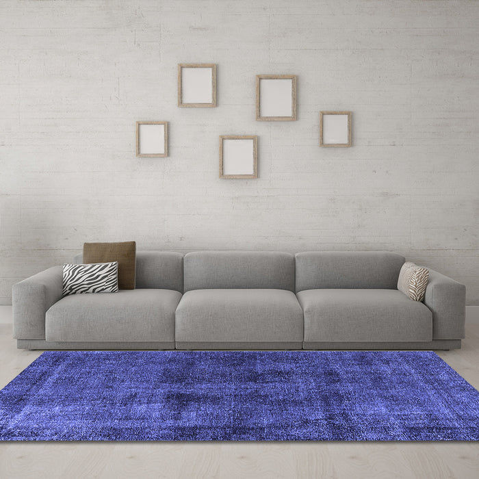 Machine Washable Oriental Blue Industrial Rug in a Living Room, wshurb3063blu