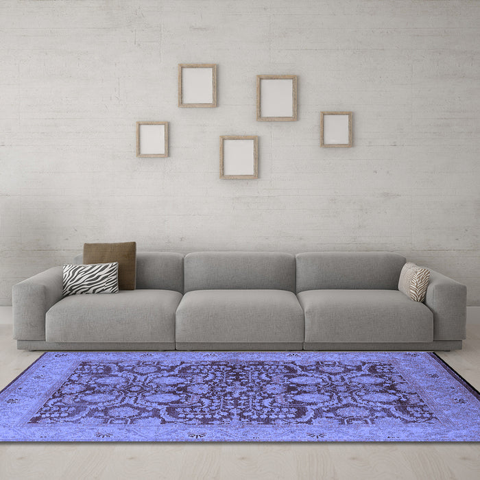 Machine Washable Oriental Blue Industrial Rug in a Living Room, wshurb3064blu